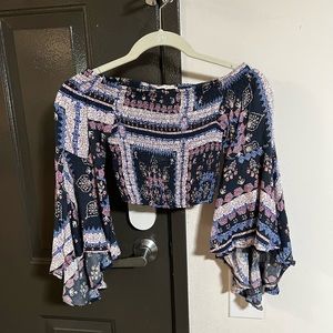 LF flared sleeve gorgeous crop top size small